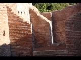 00561 ostia - regio v - insula xii - horrea (v,xii,2) - taberna vi - detail - zweiter raum.jpg